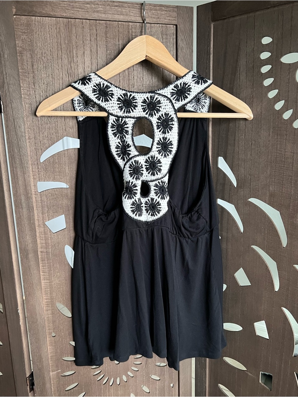 VENUS vintage Y2K black Boho Crochet back v neck open back top women’s size L
